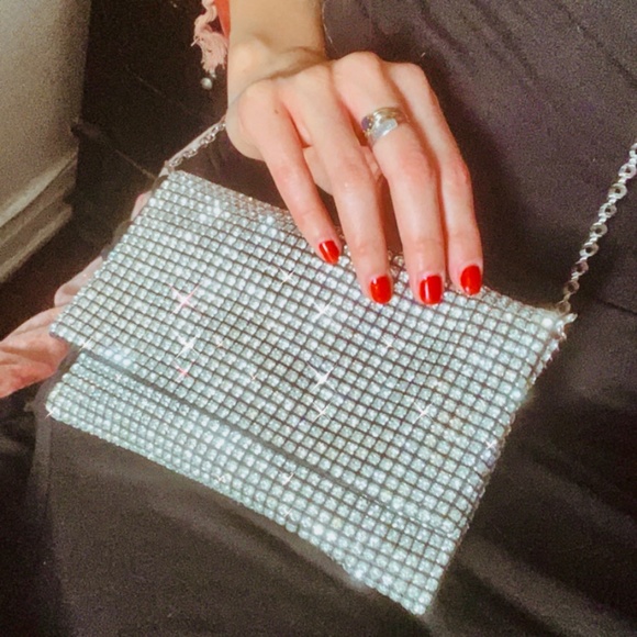 New! Rhinestone Chain Purse - Picture 2 of 13